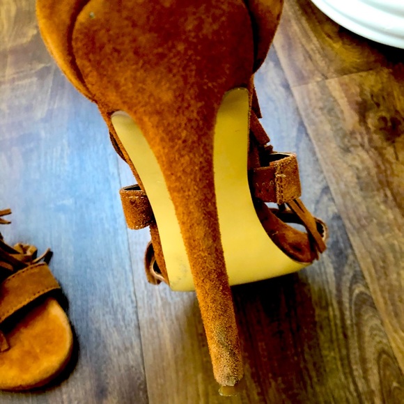 Steve Madden Suede fringe heels, Cognac color - Picture 5 of 6
